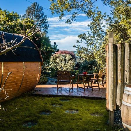 Marlborough Wine Barrel Cabins Blenheim Exterior photo